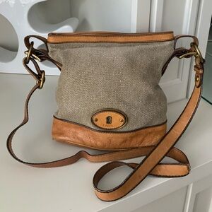 FOSSIL Beige Brown Bucket Style Crossbody Leather Fabric Medium Spacious Purse